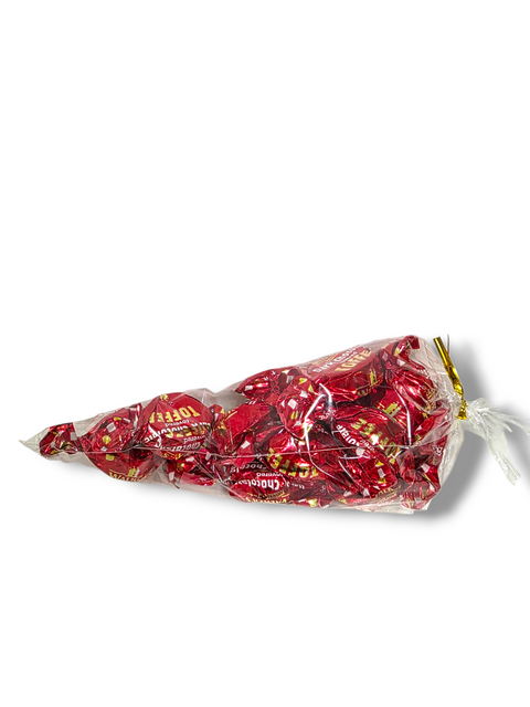 Petit cône transparent rempli de Tuffy chocolat emballés rouge