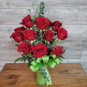 Bouquet de 12 roses rouges avec vase