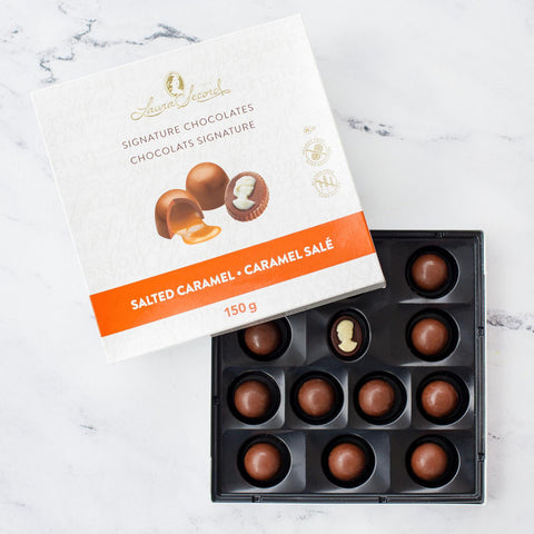 Boîte de chocolats Laura Secord caramel salé 150 g – 12 bouchées fondantes dans un coffret cadeau.